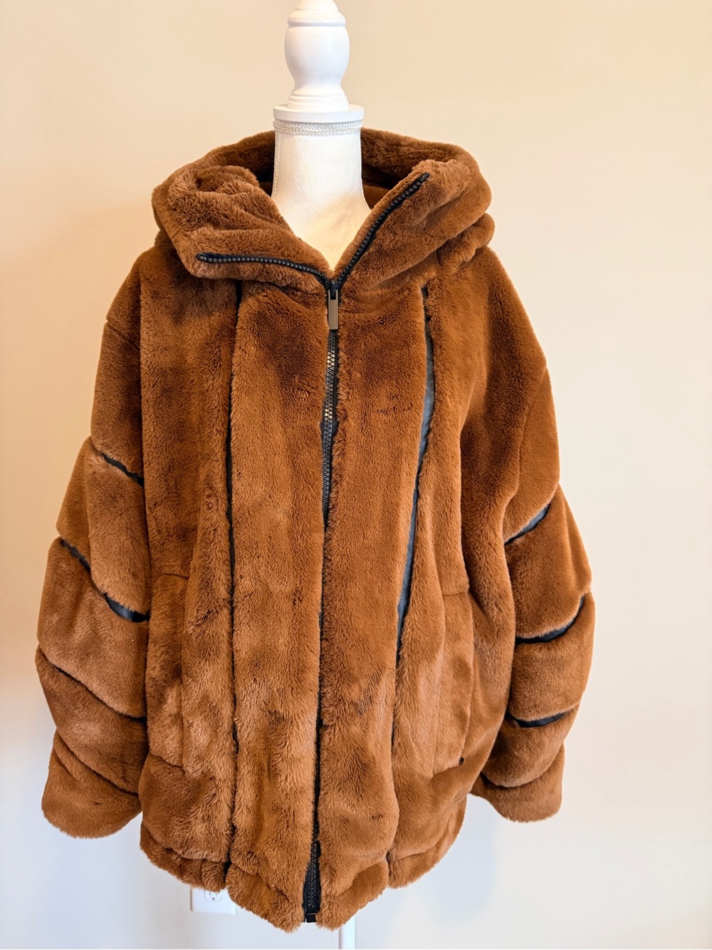 ALO Yoga Knockout Faux Fur Hooded Oversized  Jacket Chocolate Brown size medium - Picture 11 of 15